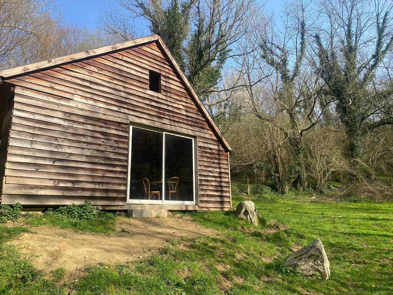 Cabane Insolite en Bois — en service