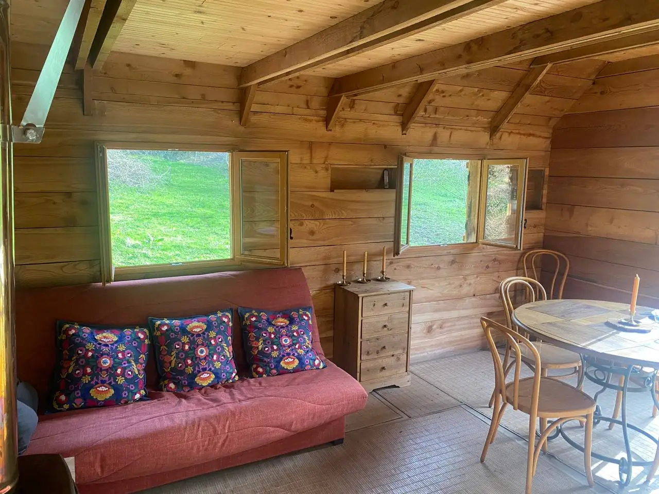 Poêle à bois et salon